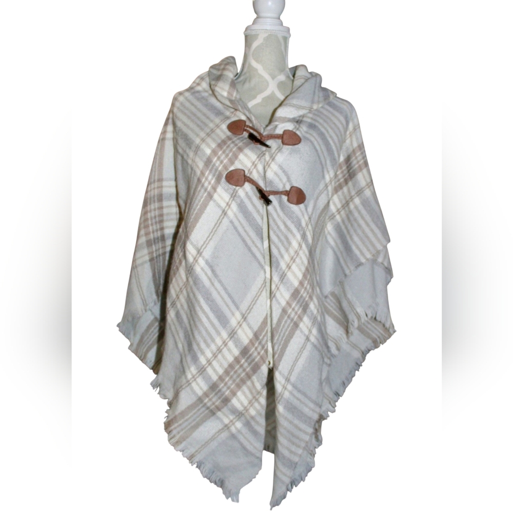 Gray and Cream Argyle Shrug Poncho